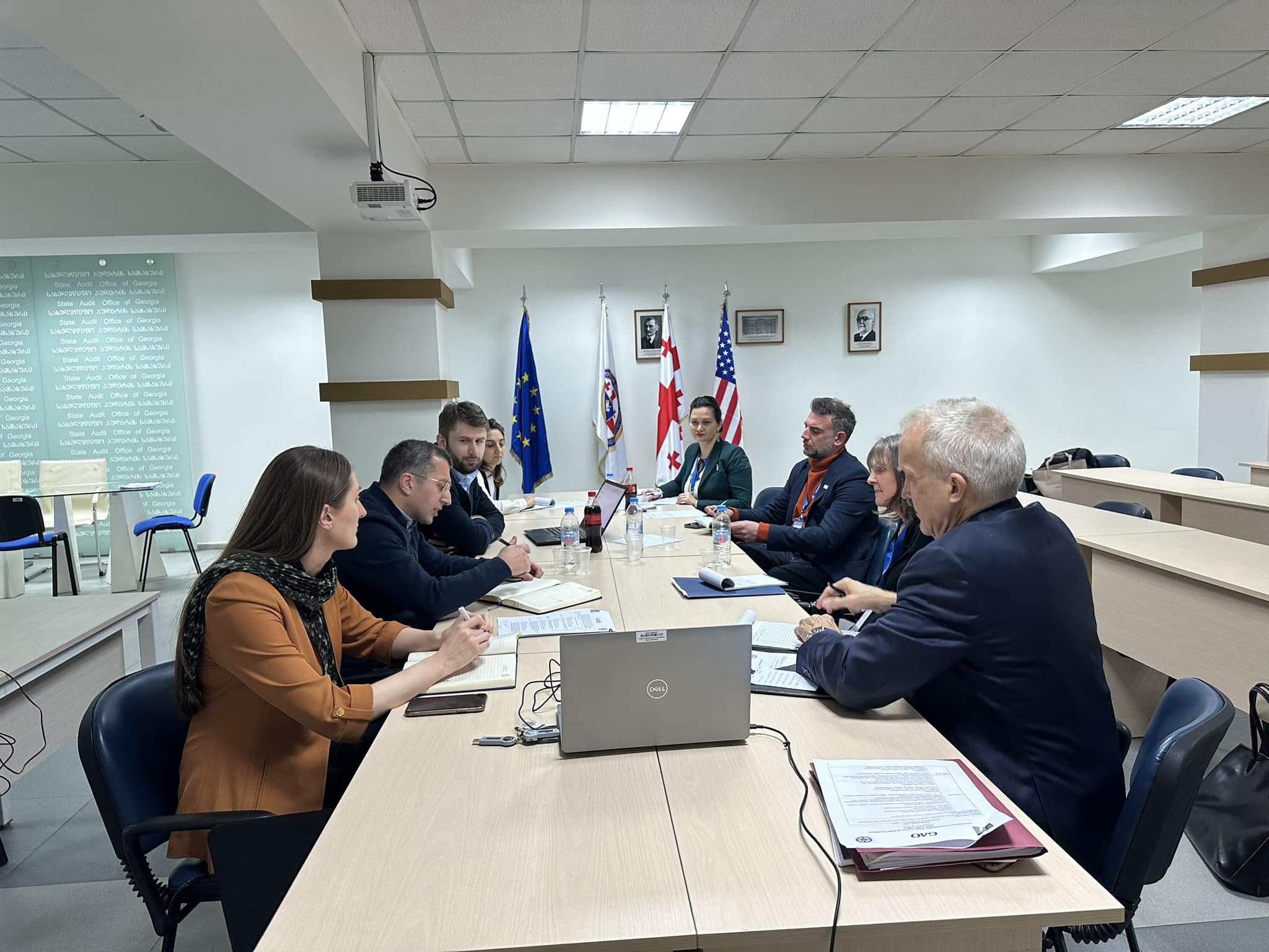 A working meeting was held with American colleagues regarding the practice of evaluating the impact of recommendations